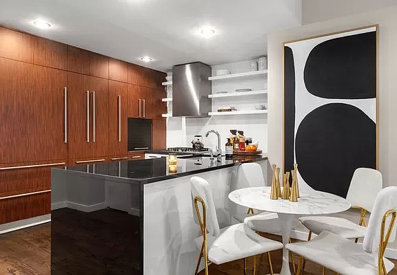 3rd image of 133 W 22nd St APT 9F