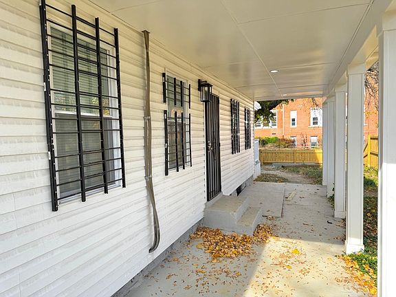 4th image of 3033 Westwood Ave