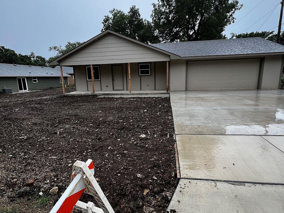1st image of 815 W 5th Ave