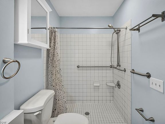 5th image of 3432 Mayfield Rd #B