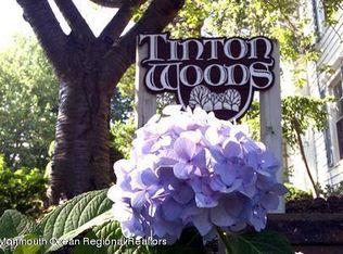 20 Redwood Dr, Eatontown, NJ 07724