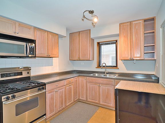 4th image of 9126 Chestnut Ave