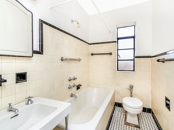 5th image of 3001 Henry Hudson Pkwy APT 4J