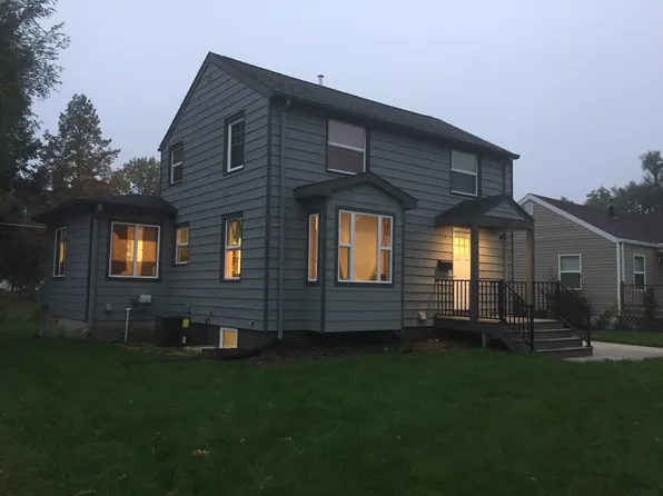 212 Hillside Ave, West Des Moines, IA 50265