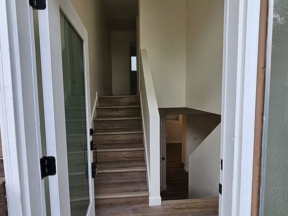 5th image of 926 E Fairclough Dr S