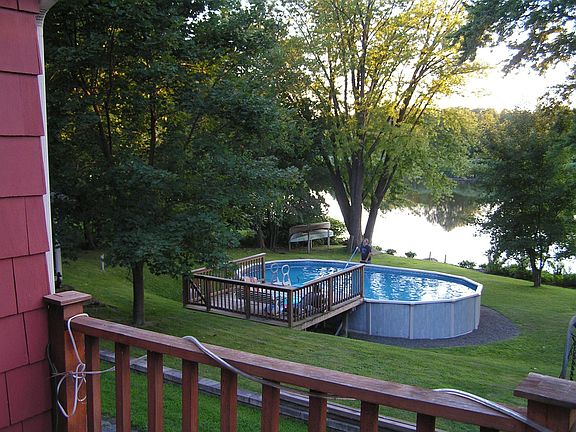 Deck looks to pool/river
