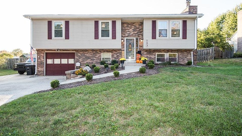 1st image of 123 Oxford Pl