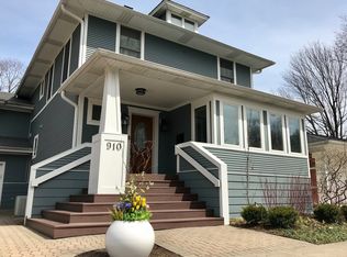 910 Belleforte Ave, Oak Park, IL