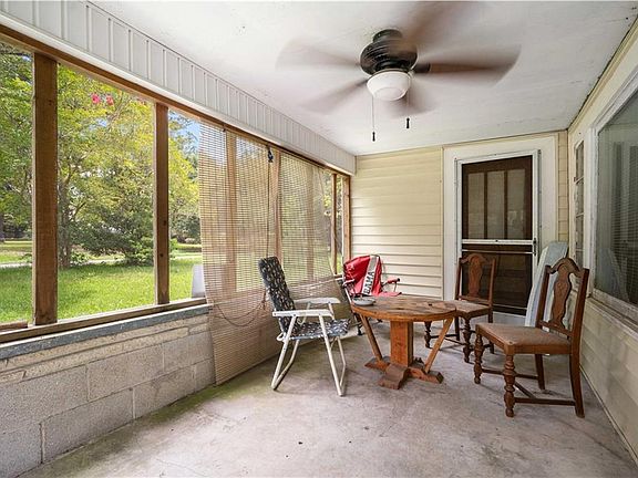 3rd image of 3015 Cedar Crescent Dr