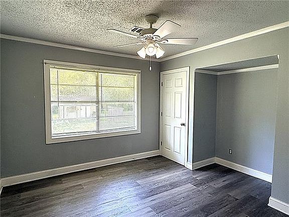5th image of 23372 Honeysuckle Rd
