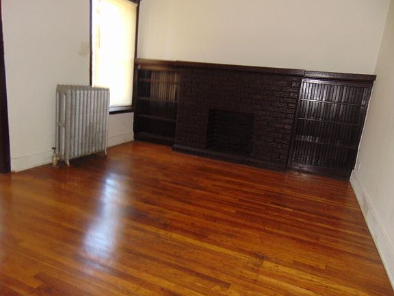 2nd image of 10927 S King Dr APT 3