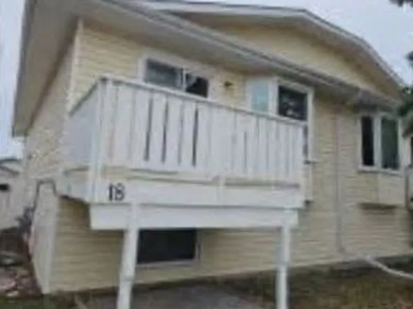 18 Elwell Ave #B, Red Deer, AB T4R 2J6