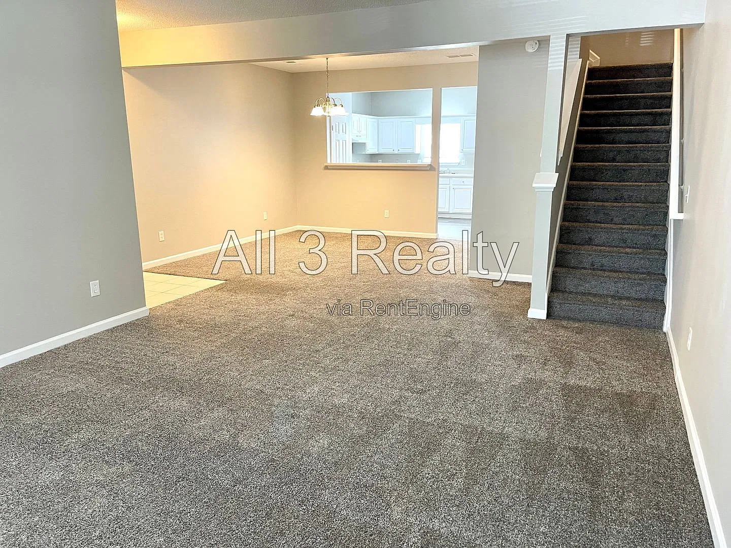 4 bed, 2.5 bath, 1638 sqft, $1,685 — Photo 2