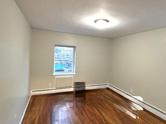 4th image of 111-112 Lincoln Ave #11A