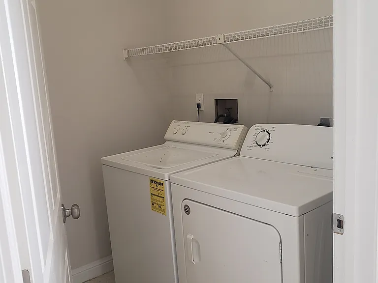 2026 Menard St #B — Photo 8