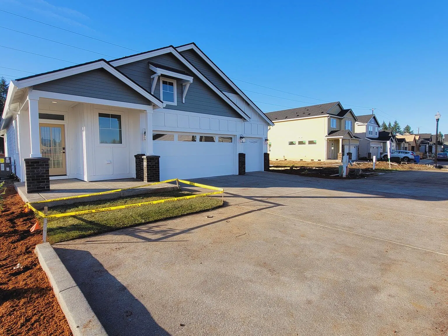 3 bed, 1700 sqft, $3,290 — Photo 1