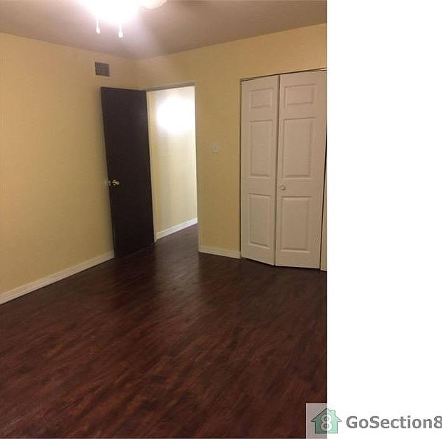 2nd image of 15319 Chicago Rd