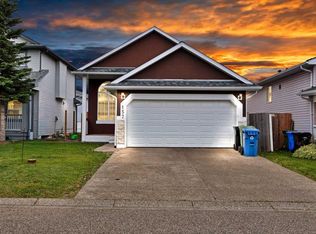 157 N Saratoga Close NE, Calgary, AB T1Y 7A1