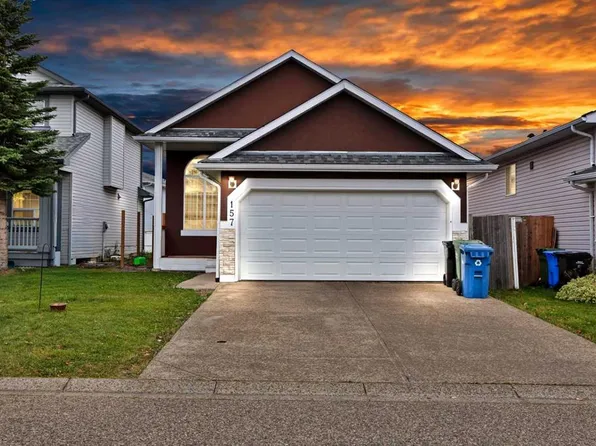 157 N Saratoga Close NE, Calgary, AB T1Y 7A1