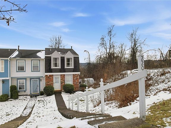 2nd image of 220 Olde Orchard Dr