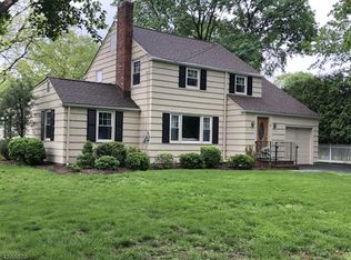 10 Winding Way, Morris Plains, NJ 07950