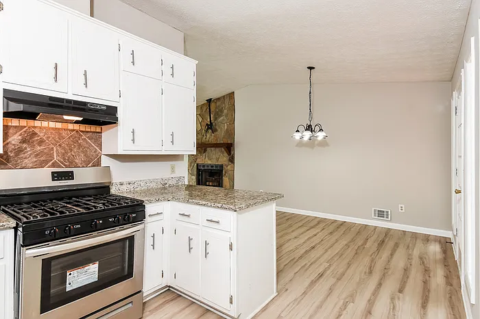 5975 Wellborn Trl — Photo 9