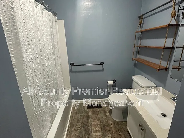 3138 Powhatan Ave — Photo 10