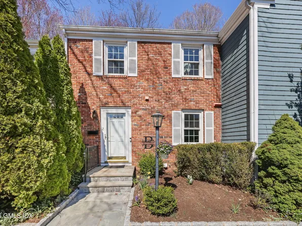 98 Valley Rd APT 12, Cos Cob, CT 06807