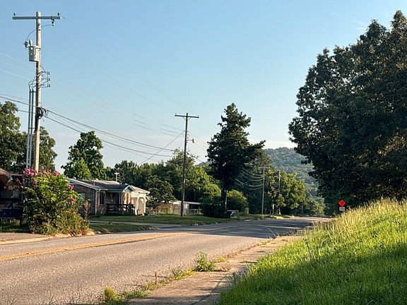 5th image of 1209 Carbon Plant Rd
