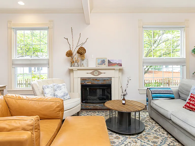 1502 Woodlawn Ave — Photo 35