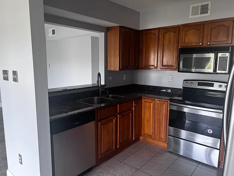 112 Northshore Cir #A — Photo 10