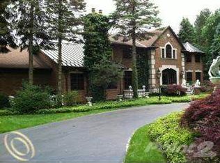 633 Hawksmoore Dr, Clarkston, MI 48348