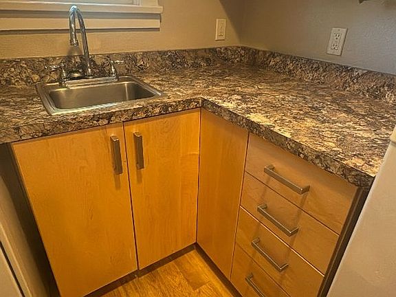 3rd image of 523 W Hays St APT 6