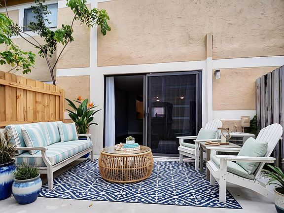 5th image of 307 Palm Circle E
