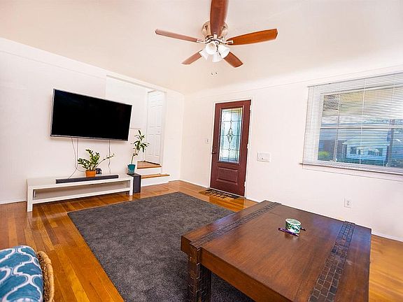 4th image of 1500 Clovernoll Dr