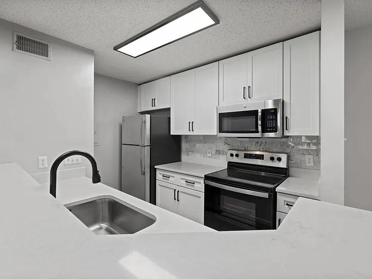 Kitchens with USB Plug-ins