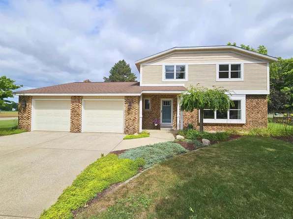 2540 Floral Dr, Zeeland, MI 49464