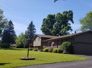10551 Lee Ann Dr, Brighton, MI