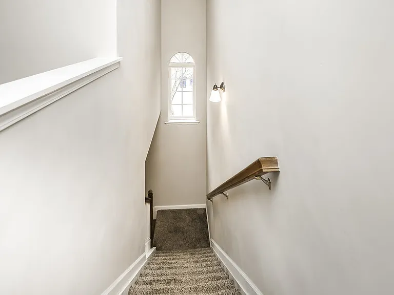 713 Celeste Ln SW — Photo 11