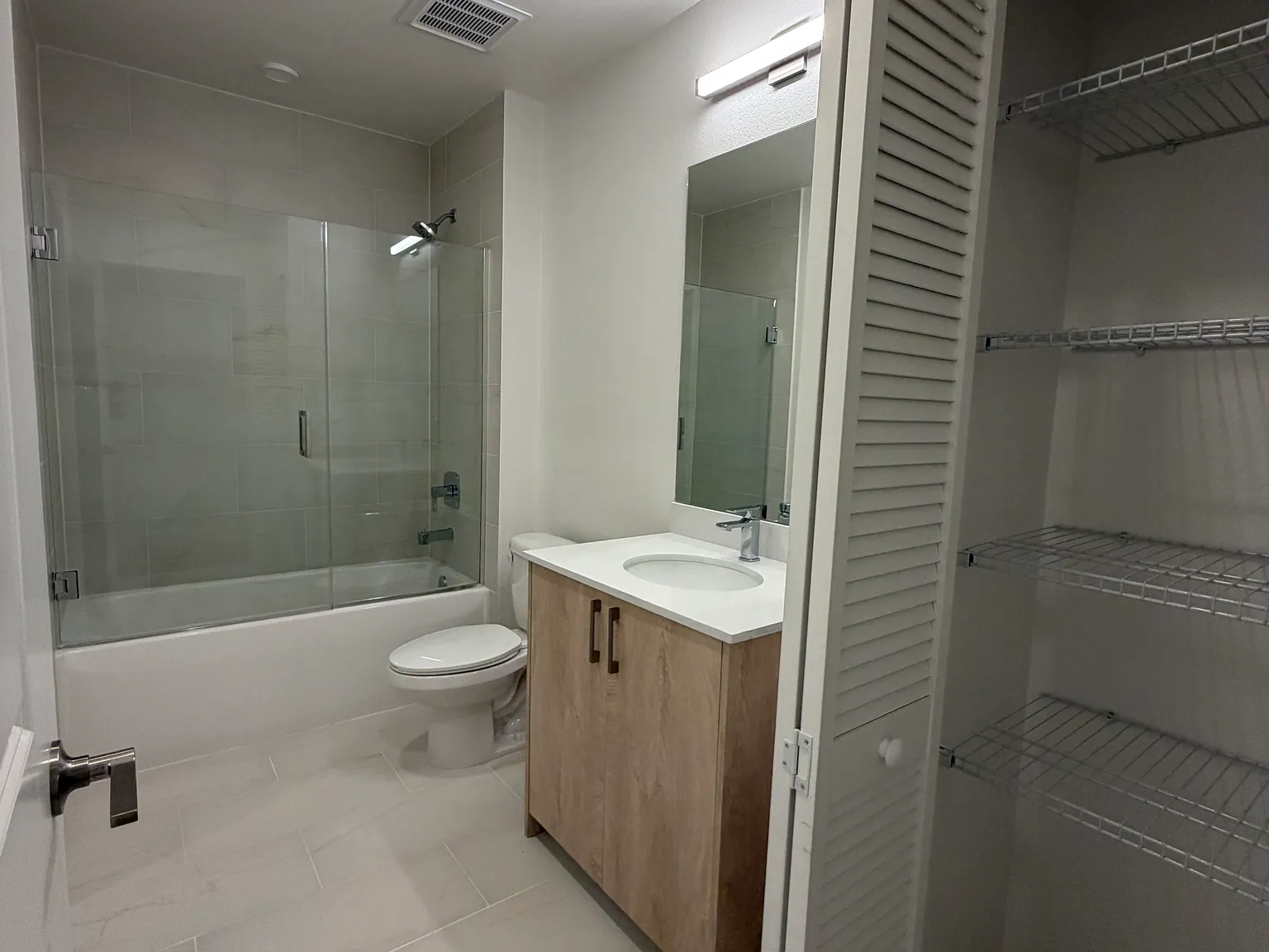 1 bed, 700 sqft, $2,180 — Photo 3