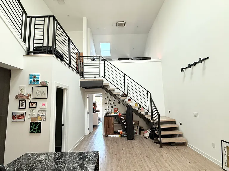 1306 N Front St #4F — Photo 16