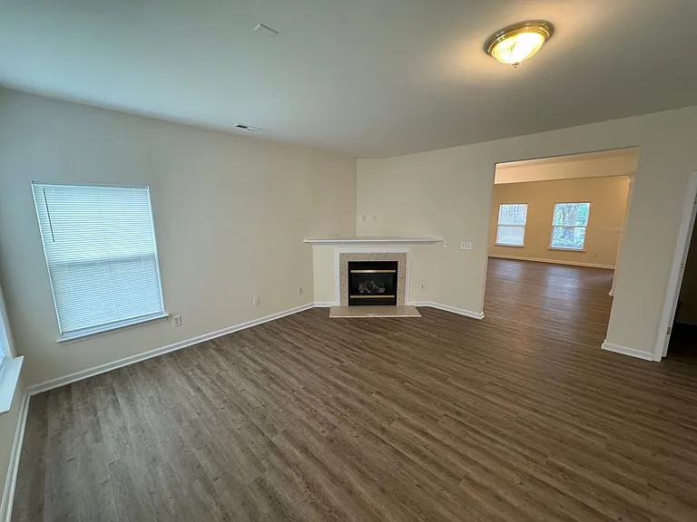 1420 Ladora Dr — Photo 5