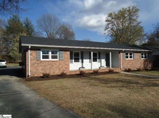 7 Lorena Dr, Taylors, SC 29687