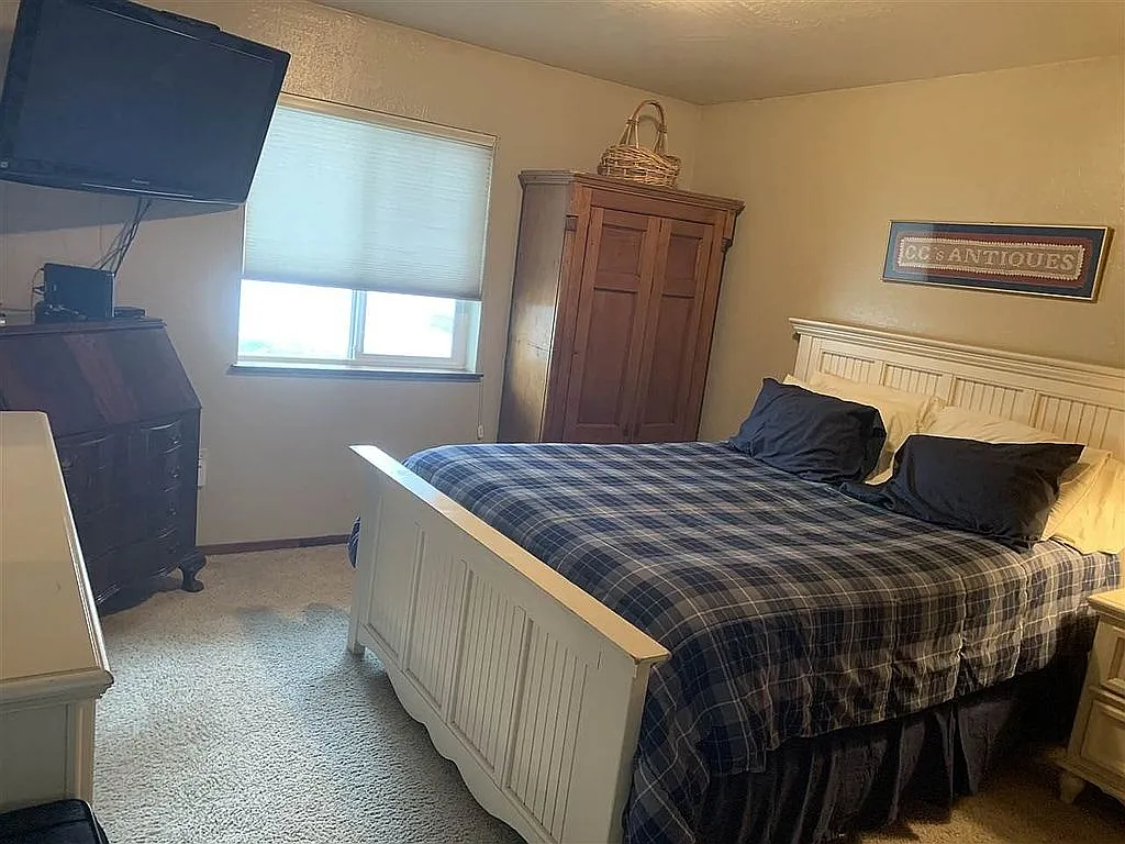 235 Sierra Way photo 1