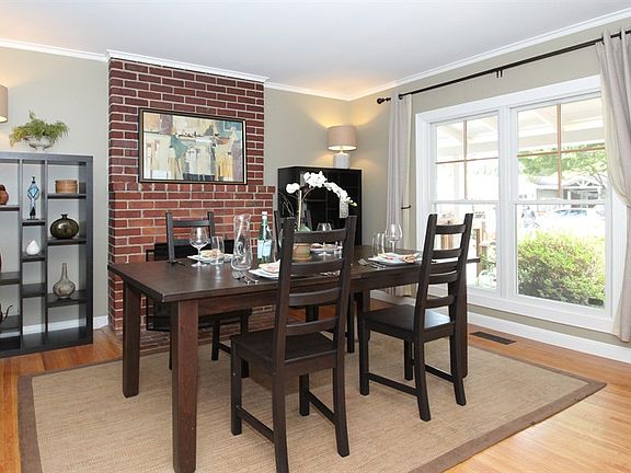 2nd image of 211 Chester St
