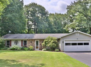 29 Kimberly Ln, Morrisonville, NY 12962