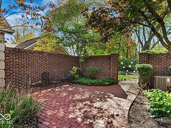 3rd image of 8513 Olde Mill Circle West Dr