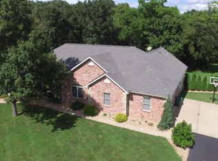 1249 Hawthorn Hills Dr, Festus, MO 63028