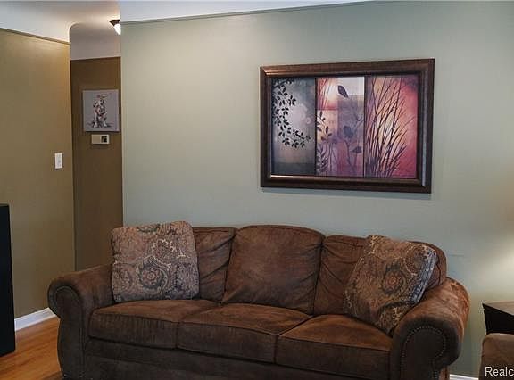 3rd image of 22985 Carolina St