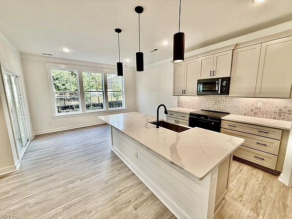 2nd image of 709 Flatrock Ln